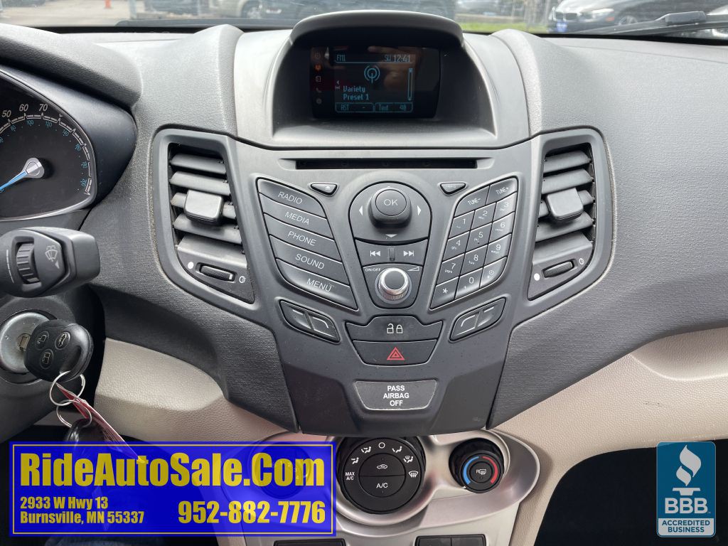 2014 Ford Fiesta Image 18