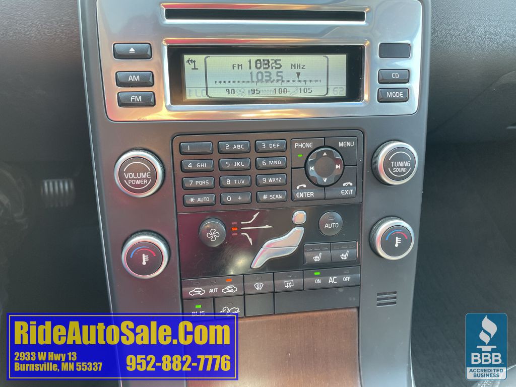 2011 Volvo XC70 Image 18