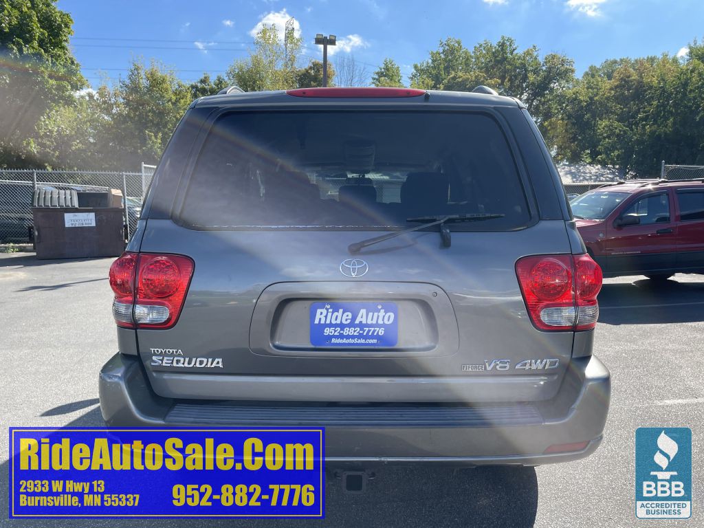2005 Toyota Sequoia Image 6