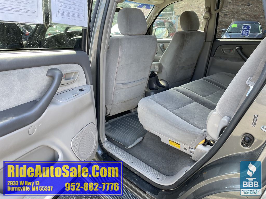 2005 Toyota Sequoia Image 12