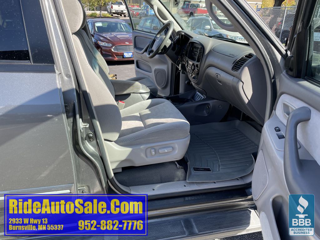 2005 Toyota Sequoia Image 14