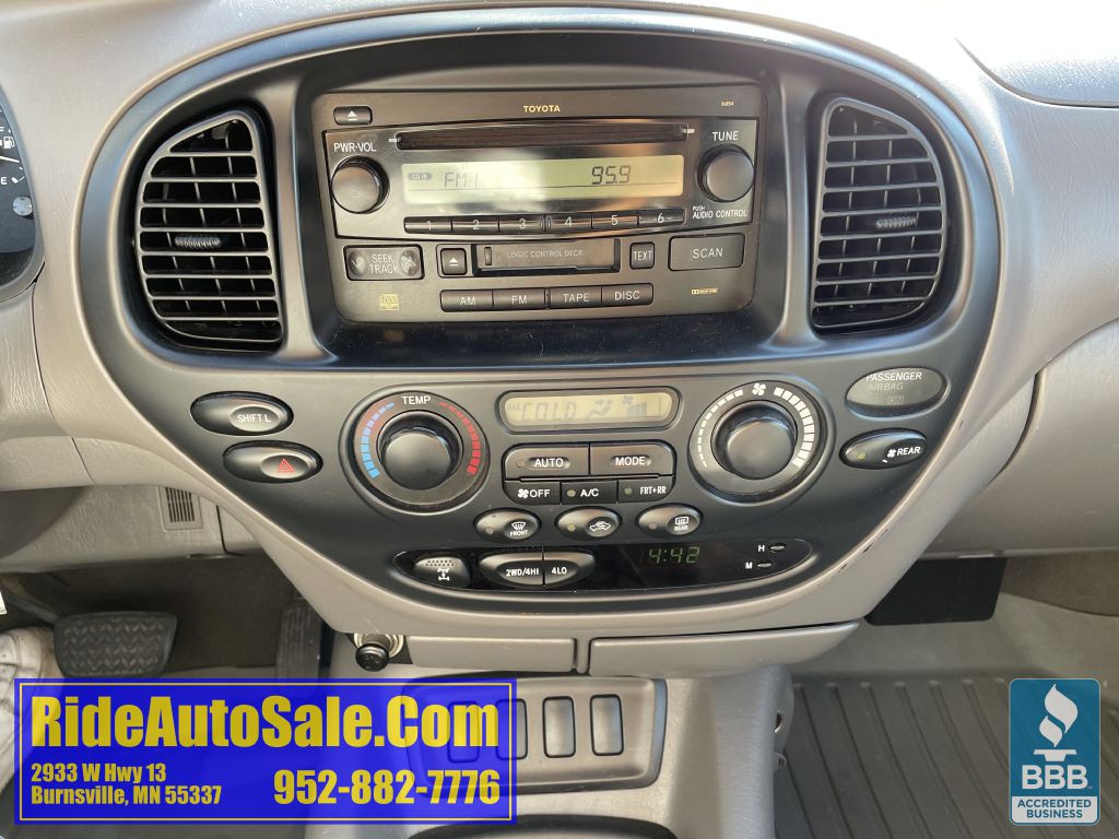 2005 Toyota Sequoia Image 19