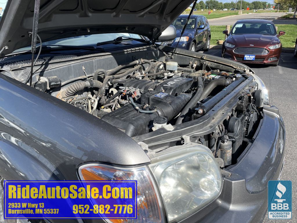 2005 Toyota Sequoia Image 20