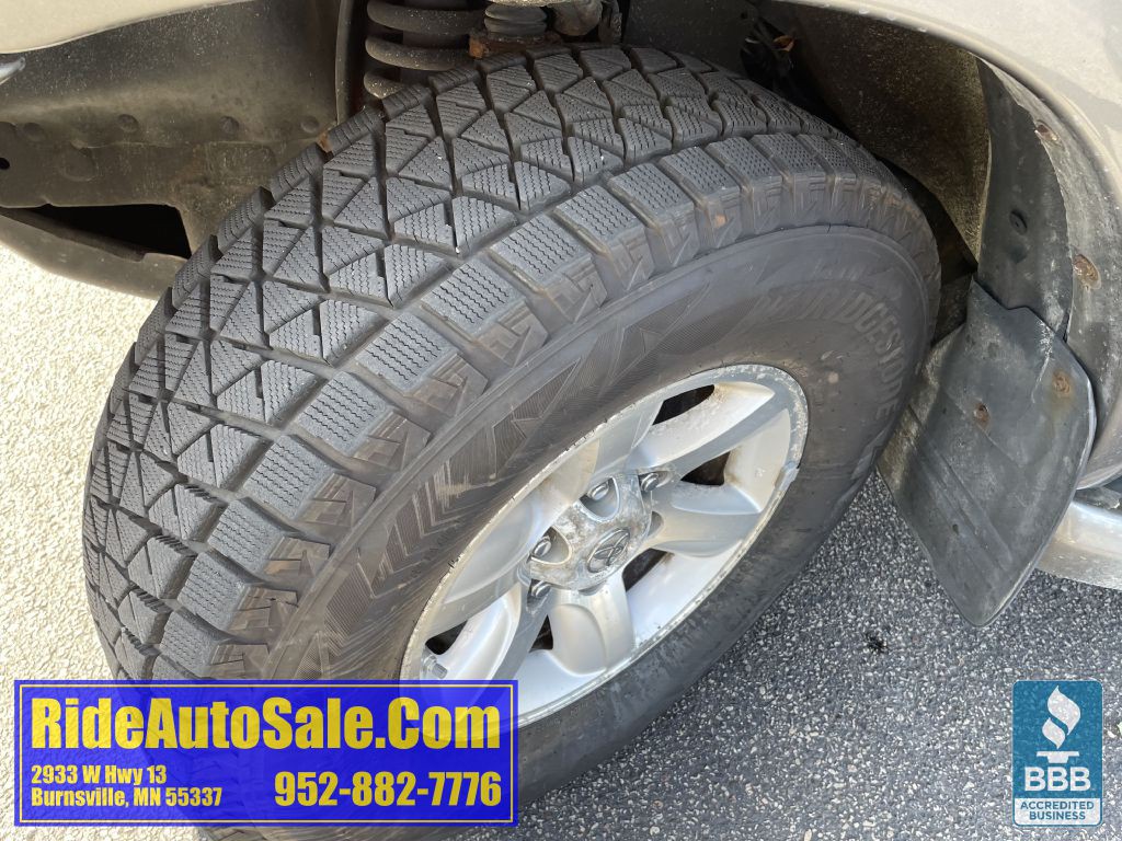 2005 Toyota Sequoia Image 24