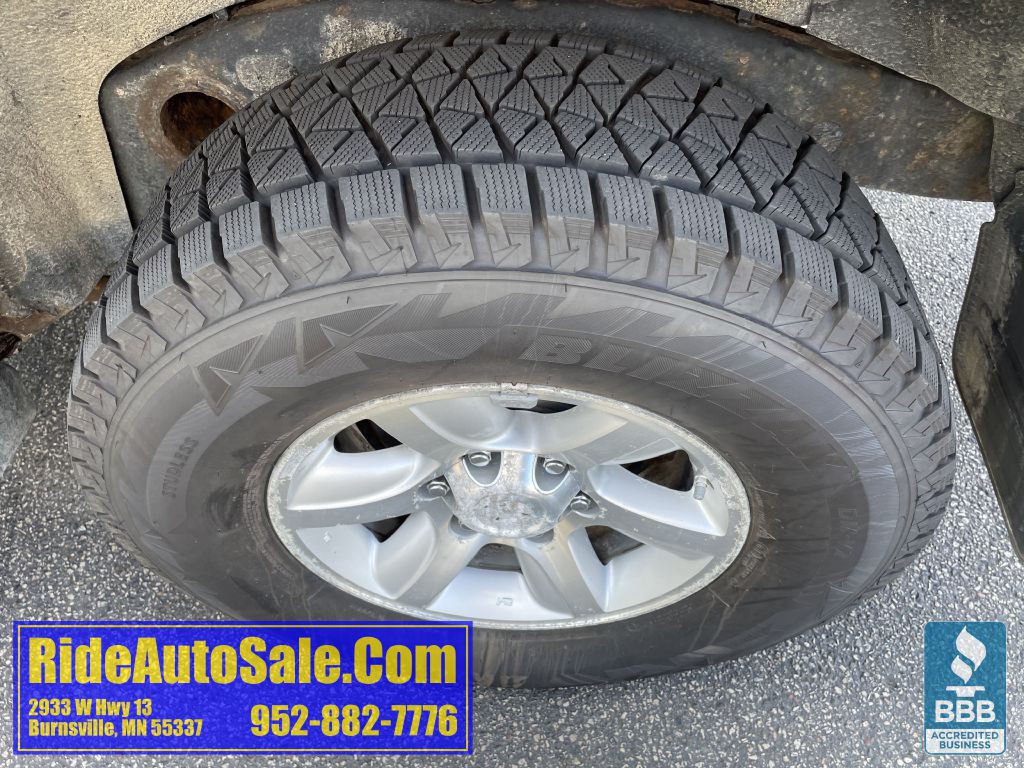 2005 Toyota Sequoia Image 25