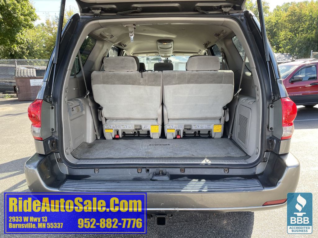 2005 Toyota Sequoia Image 26