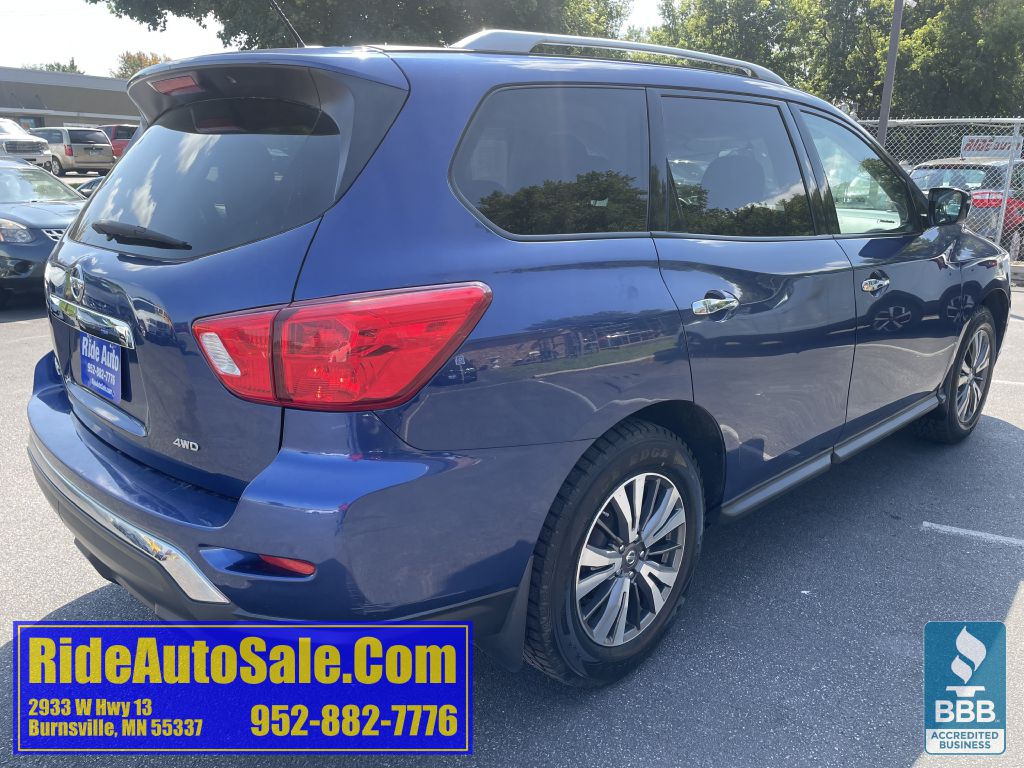2017 Nissan Pathfinder Image 5