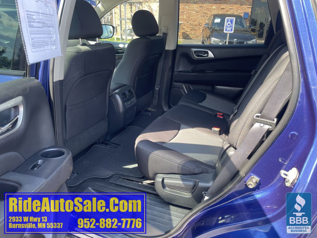 2017 Nissan Pathfinder Image 12