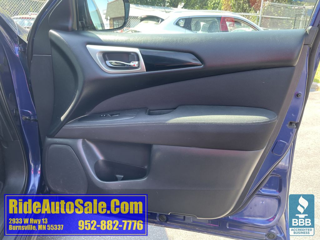 2017 Nissan Pathfinder Image 14