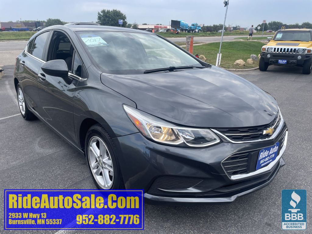 2017 Chevrolet Cruze Image 3