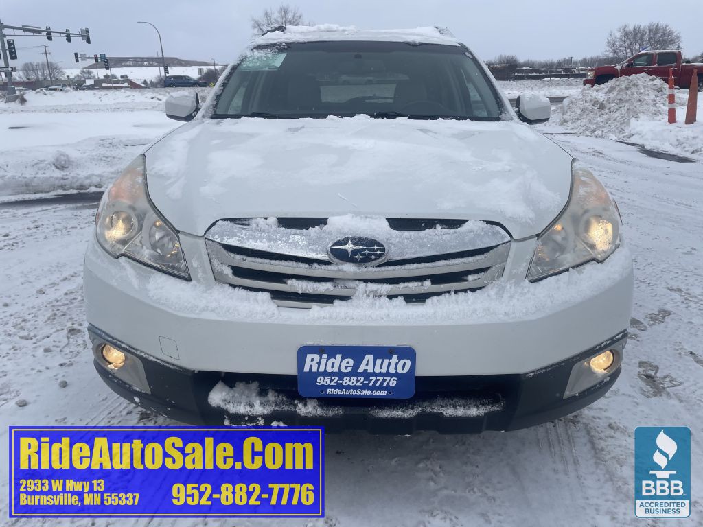2011 Subaru Outback Image 2