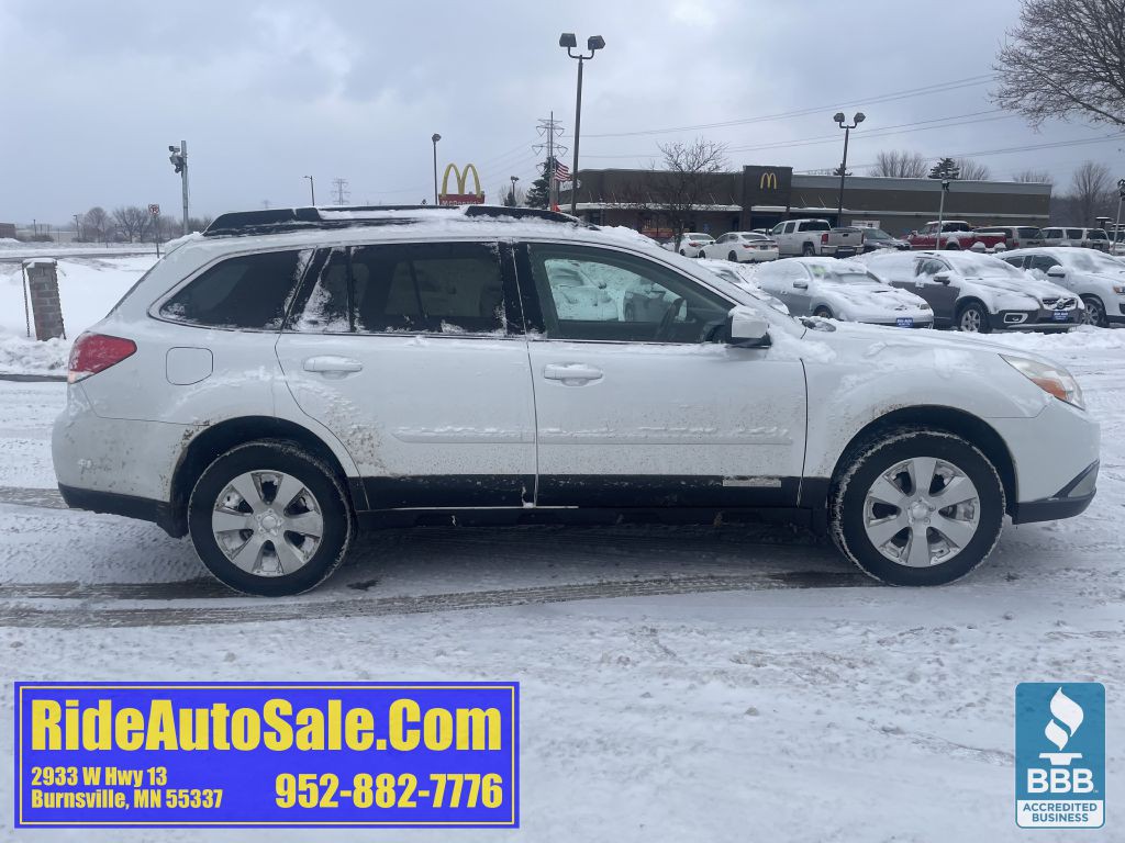 2011 Subaru Outback Image 4