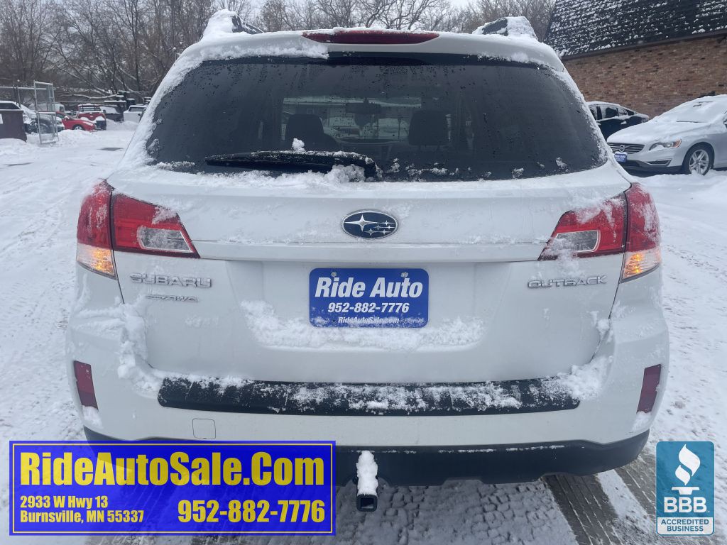 2011 Subaru Outback Image 6