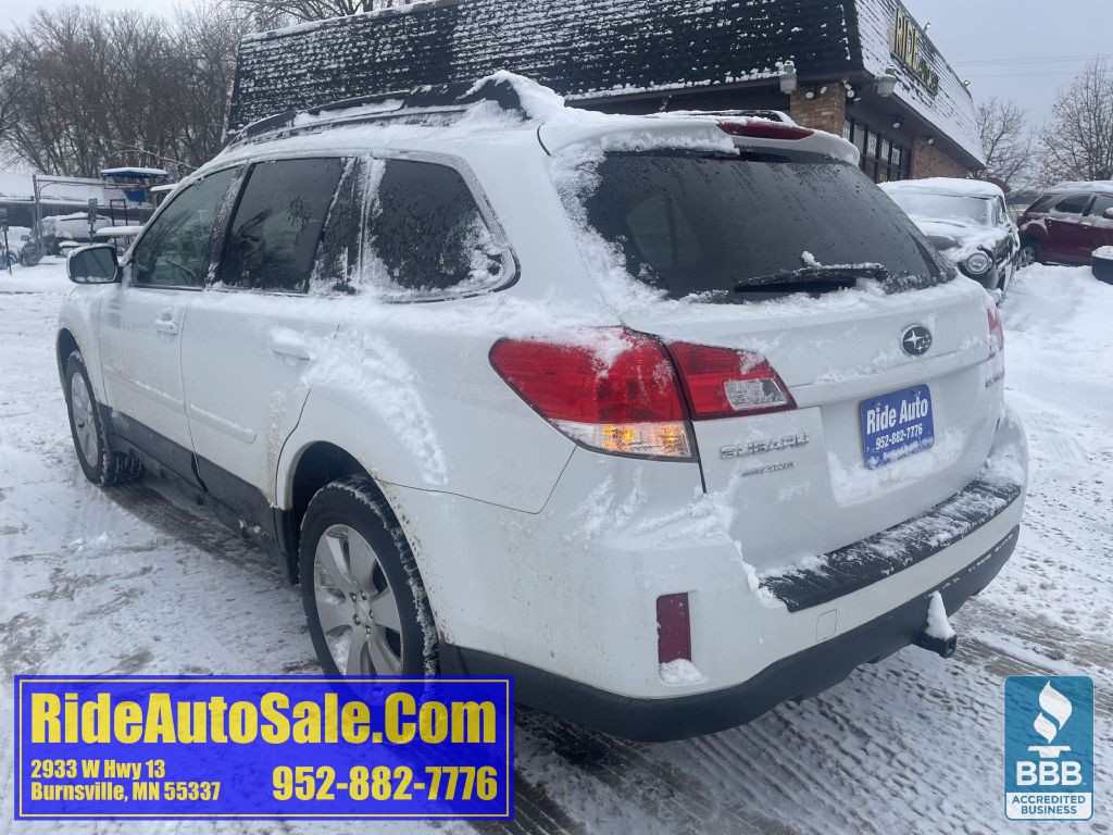 2011 Subaru Outback Image 7