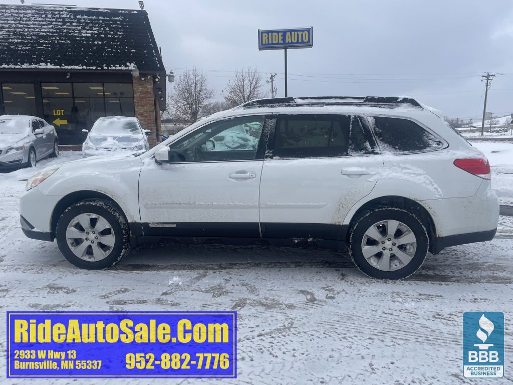 2011 Subaru Outback Image 8