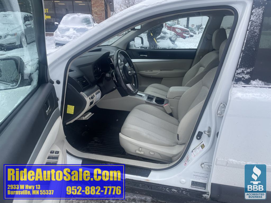 2011 Subaru Outback Image 10