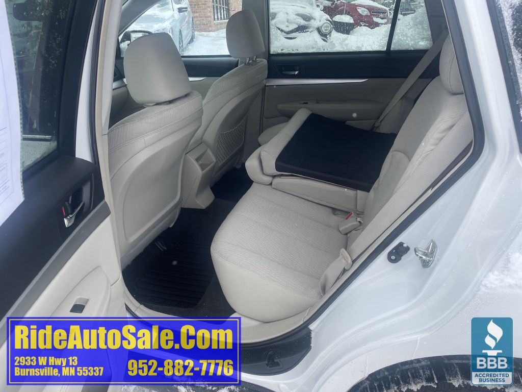 2011 Subaru Outback Image 13