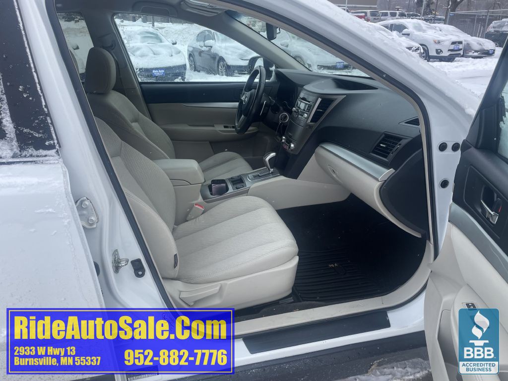 2011 Subaru Outback Image 15