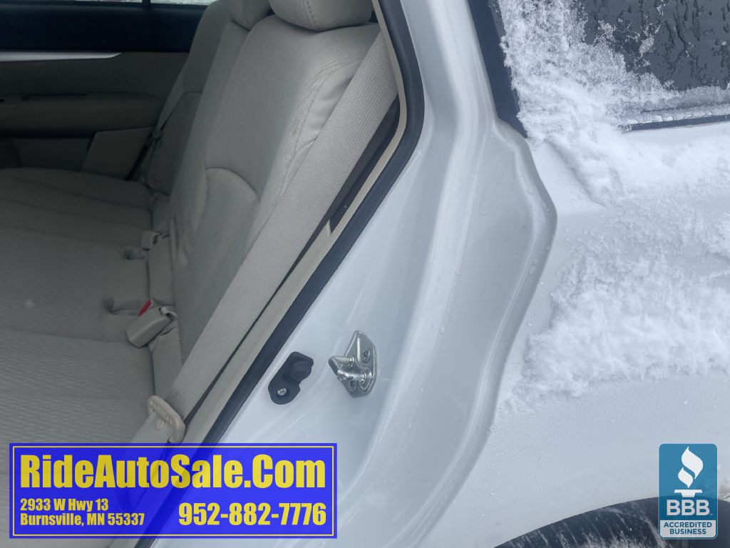 2011 Subaru Outback Image 27