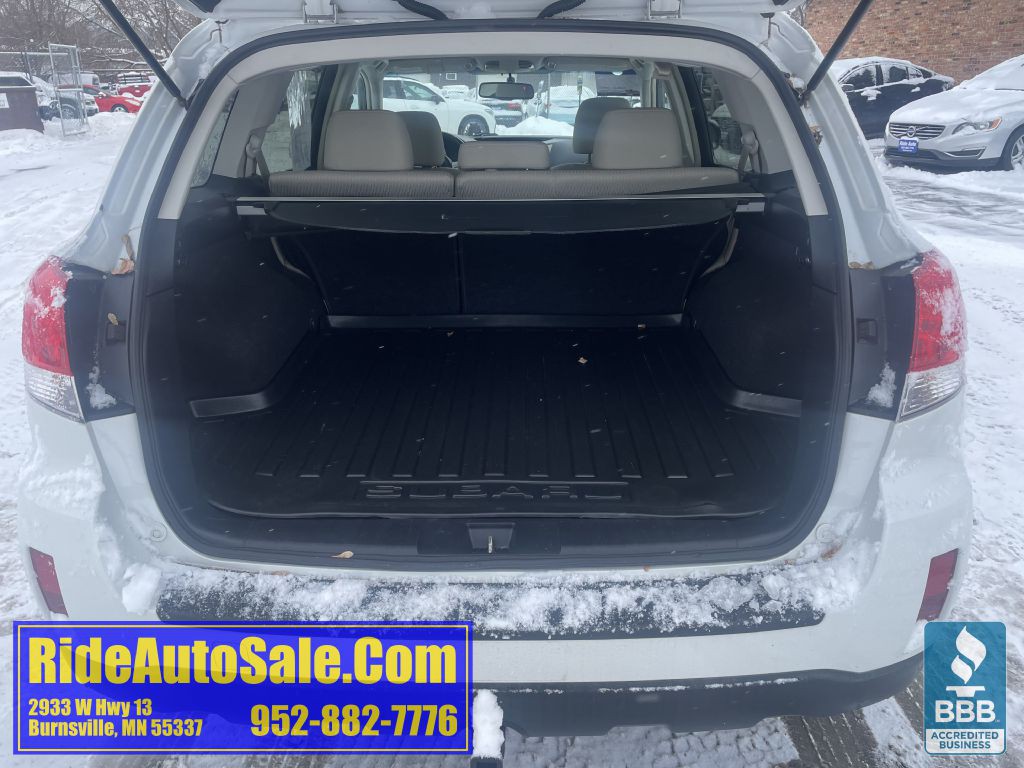 2011 Subaru Outback Image 30