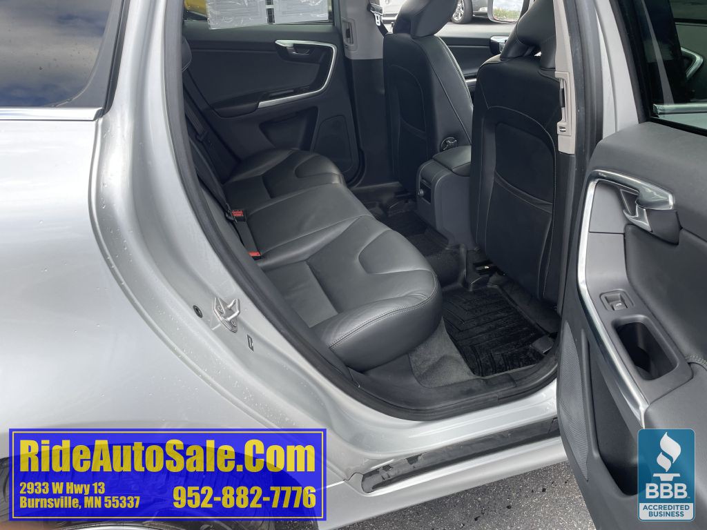 2015 Volvo XC60 Image 16