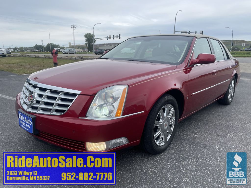 2008 Cadillac DTS Image 1