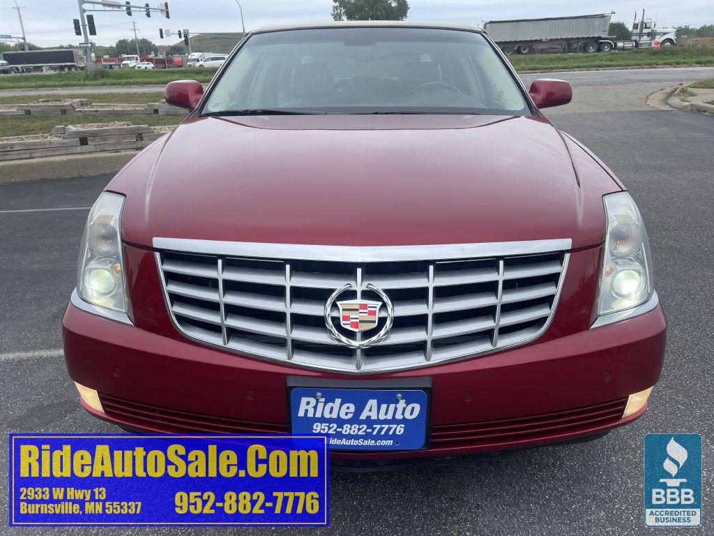 2008 Cadillac DTS Image 2