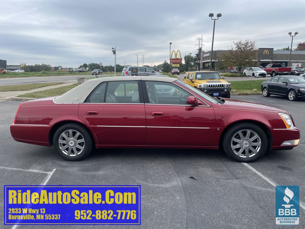 2008 Cadillac DTS Image 4