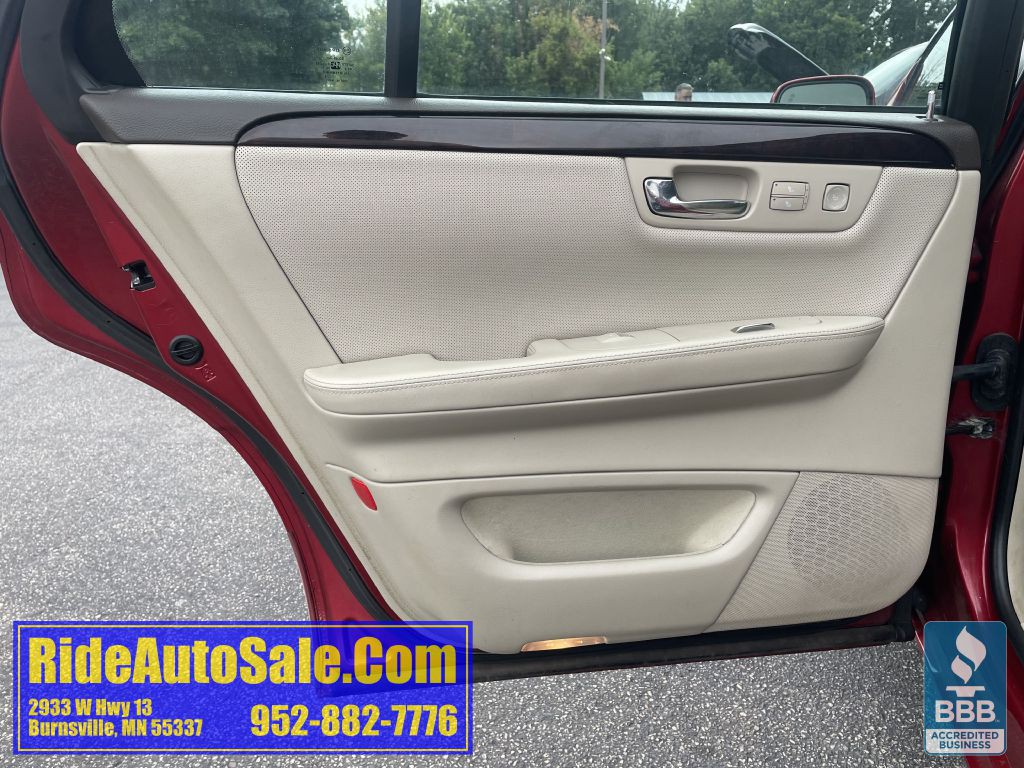 2008 Cadillac DTS Image 10