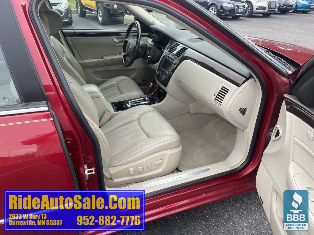 2008 Cadillac DTS Image 13