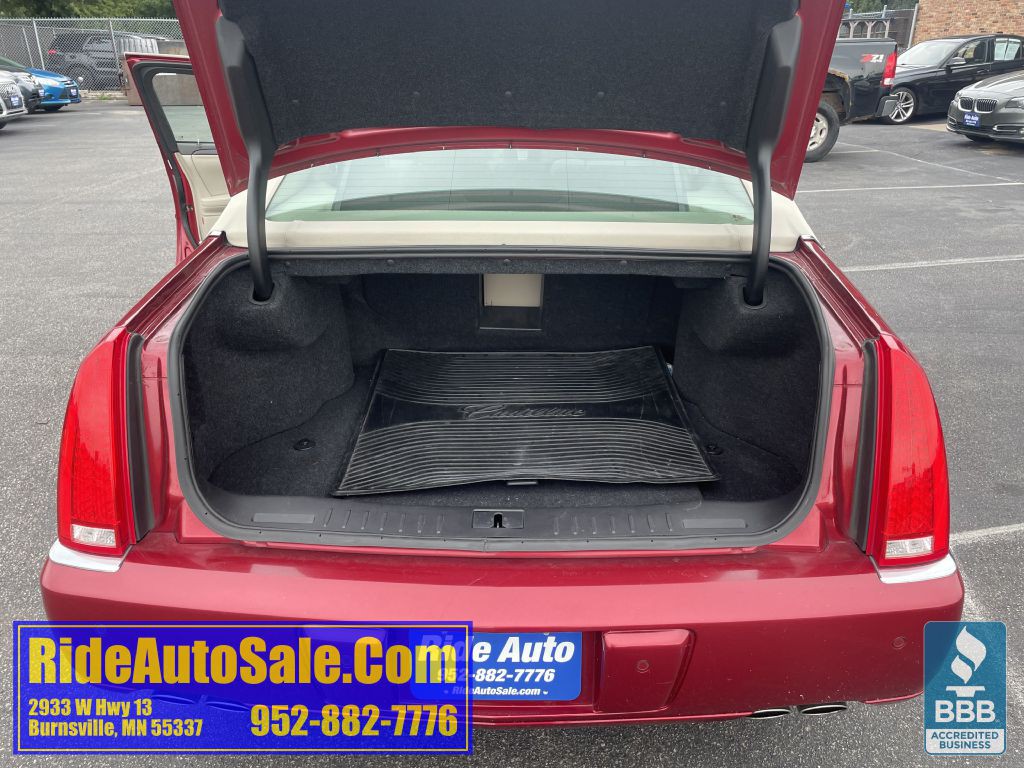2008 Cadillac DTS Image 21
