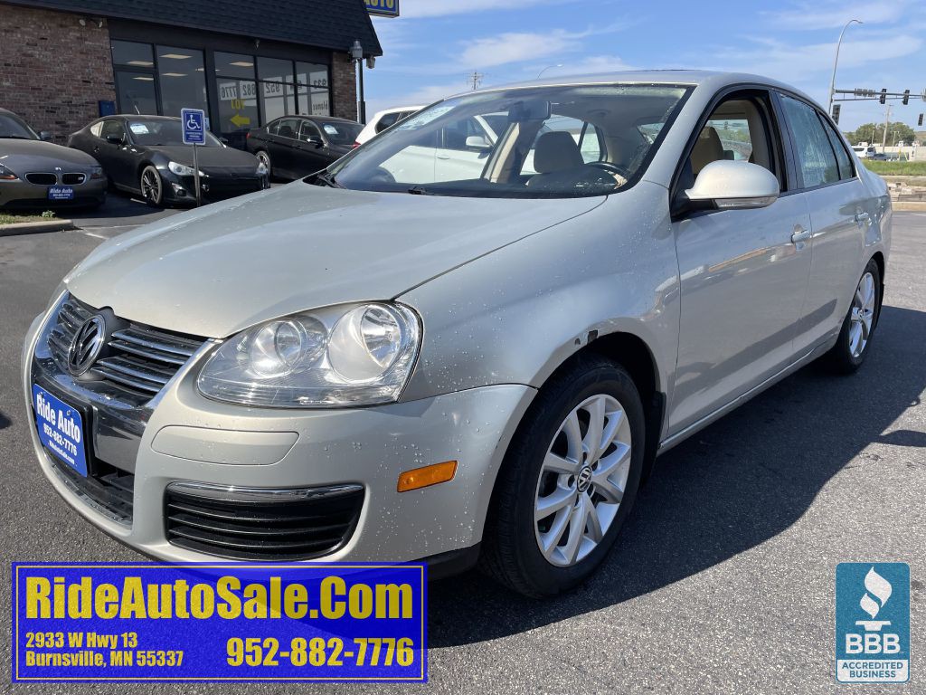 2010 Volkswagen Jetta Image 1