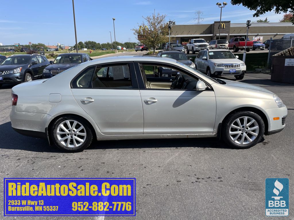 2010 Volkswagen Jetta Image 4