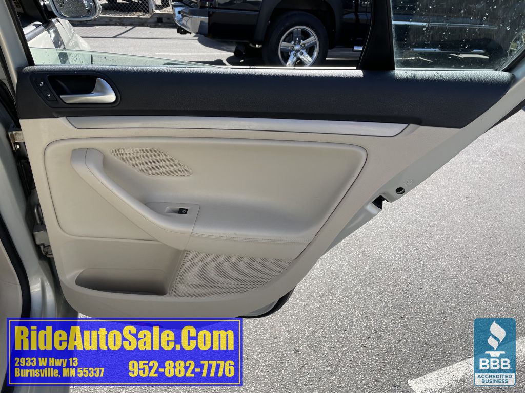 2010 Volkswagen Jetta Image 15