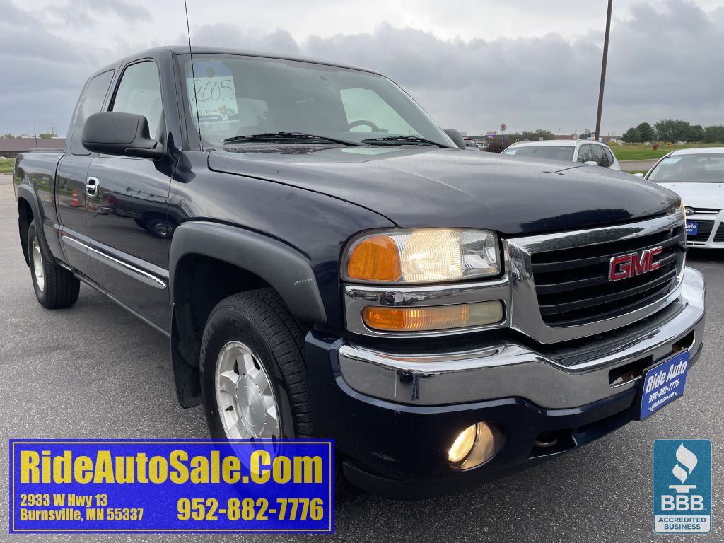 2005 GMC Sierra 1500 Image 3