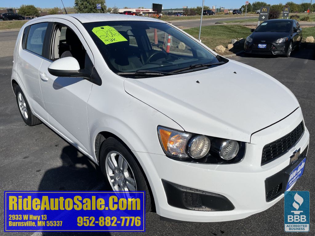2012 Chevrolet Sonic Image 3