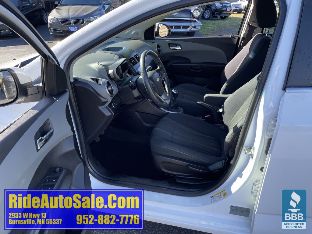 2012 Chevrolet Sonic Image 10
