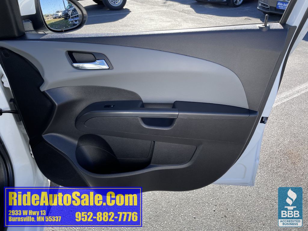 2012 Chevrolet Sonic Image 13