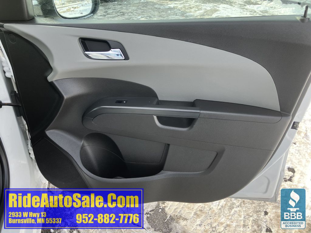 2012 Chevrolet Sonic Image 12