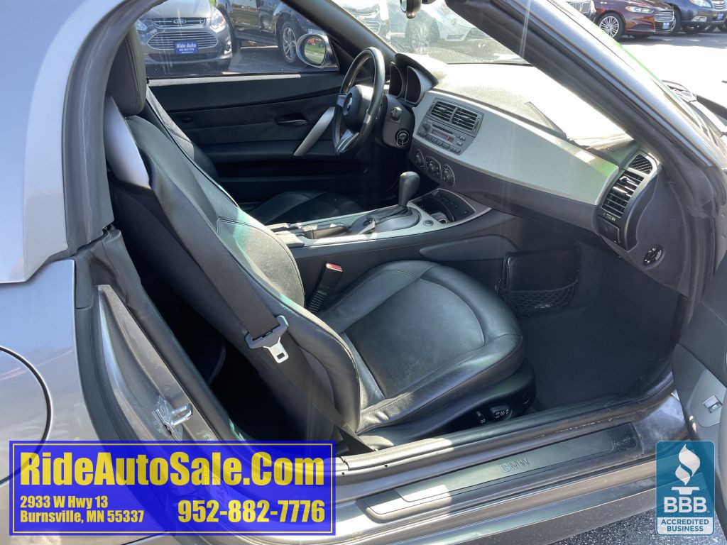 2003 BMW Z4 Image 12