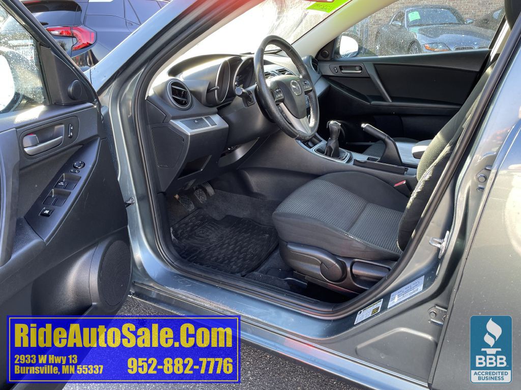 2013 Mazda Mazda3 Image 10