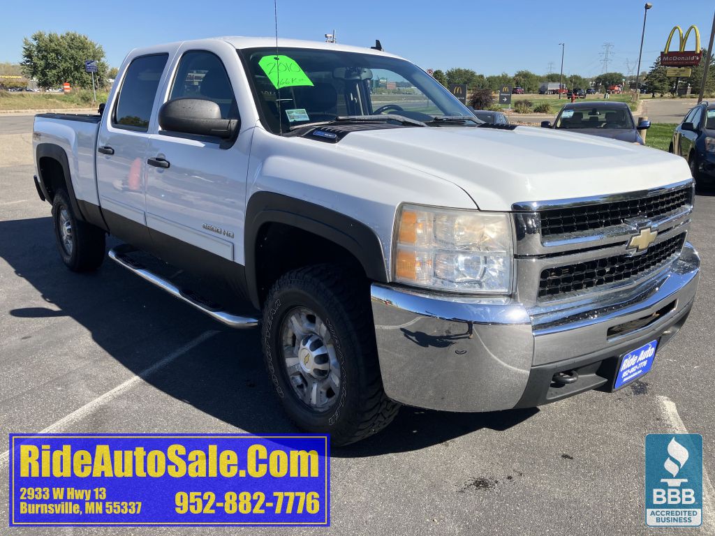 2010 Chevrolet Silverado 1500 Image 3