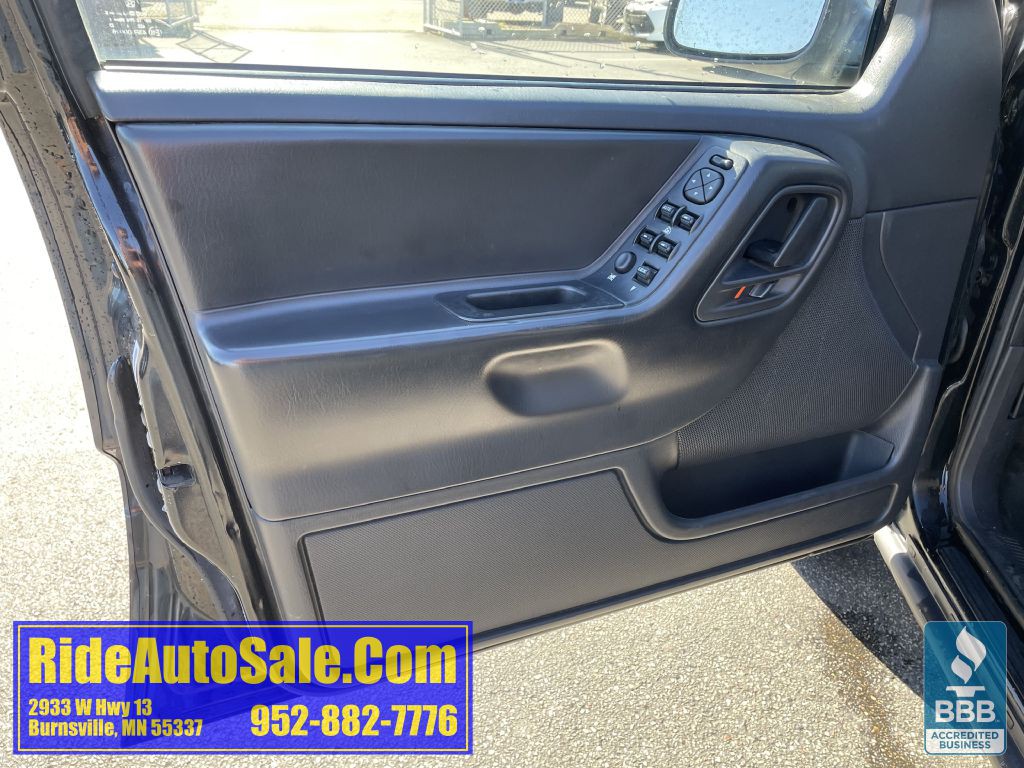 2004 Jeep Grand Cherokee Image 9