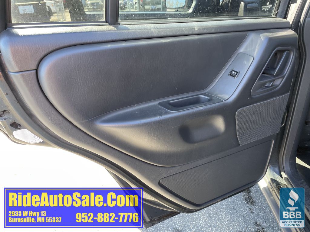 2004 Jeep Grand Cherokee Image 11