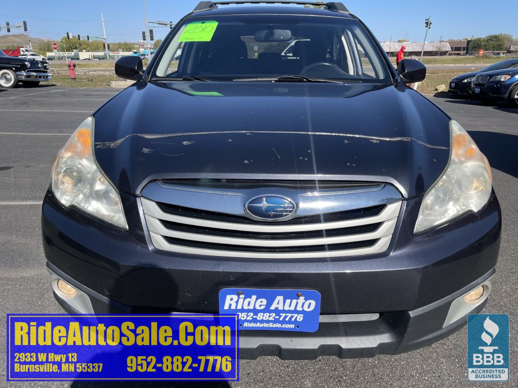 2010 Subaru Outback Image 2