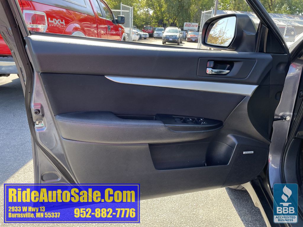 2010 Subaru Outback Image 9