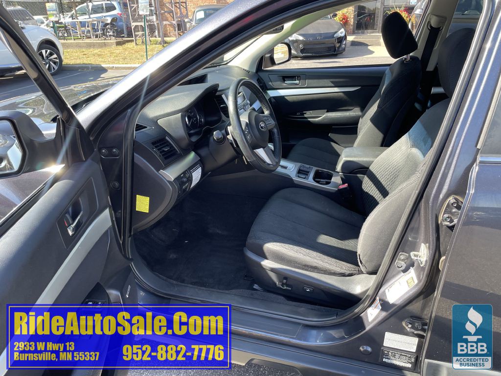 2010 Subaru Outback Image 10