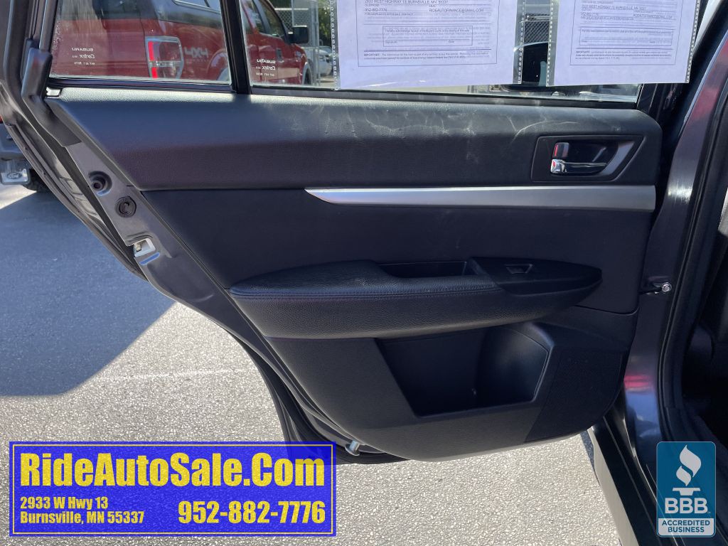 2010 Subaru Outback Image 11