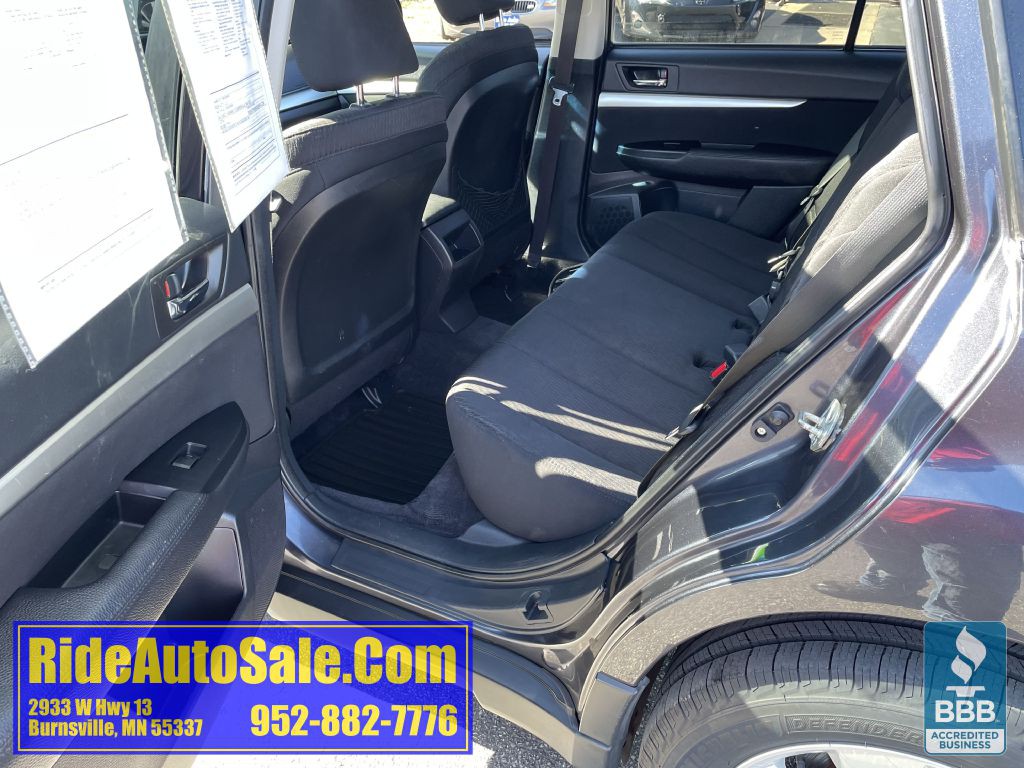 2010 Subaru Outback Image 12