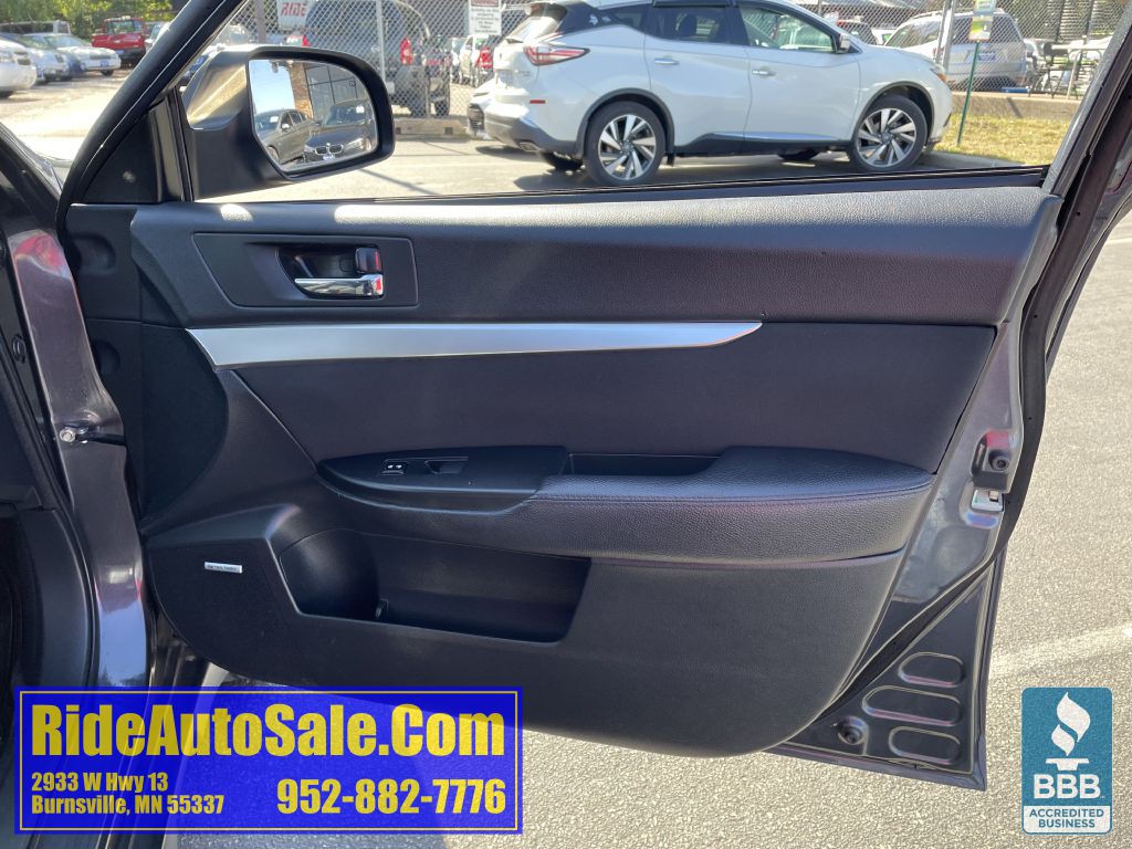 2010 Subaru Outback Image 13